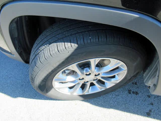 used 2021 Jeep Cherokee car, priced at $21,900