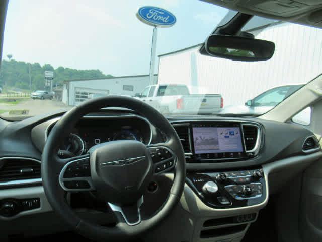 used 2023 Chrysler Pacifica car, priced at $27,500