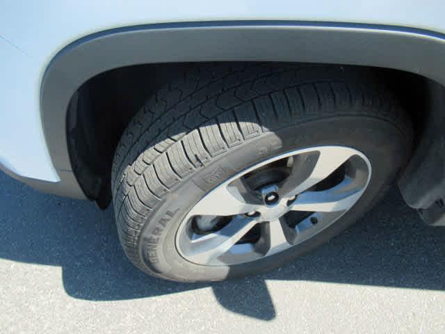 used 2019 Jeep Cherokee car, priced at $17,900