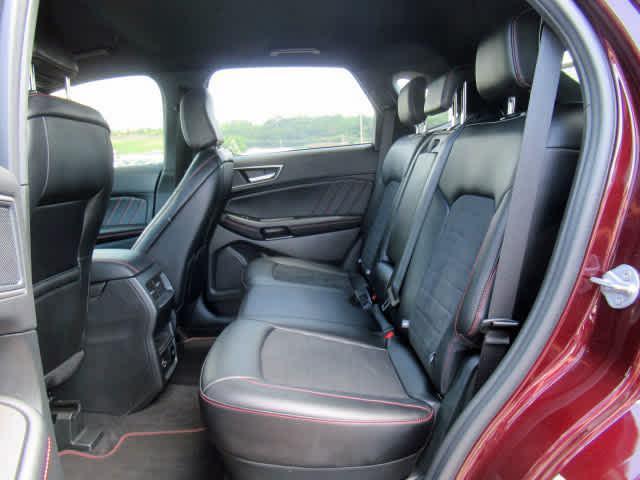 used 2022 Ford Edge car, priced at $30,300
