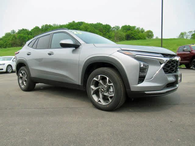 used 2025 Chevrolet Trax car, priced at $23,900