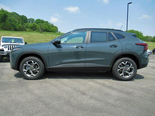 new 2025 Chevrolet Trax car, priced at $24,985