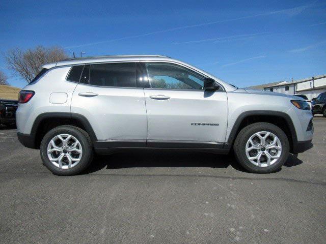 new 2025 Jeep Compass car, priced at $30,535