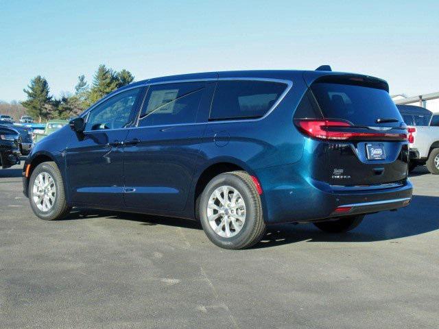 new 2025 Chrysler Pacifica car, priced at $44,874