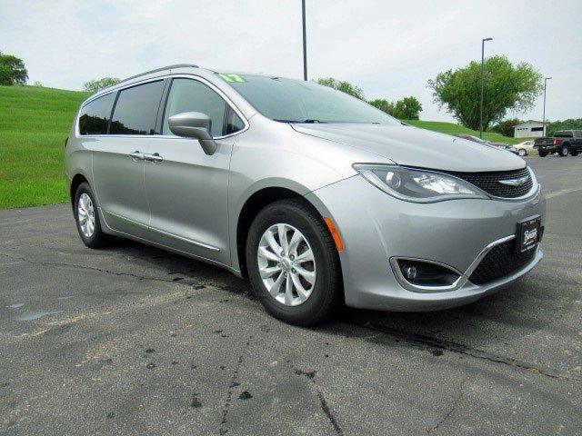 used 2017 Chrysler Pacifica car, priced at $14,000