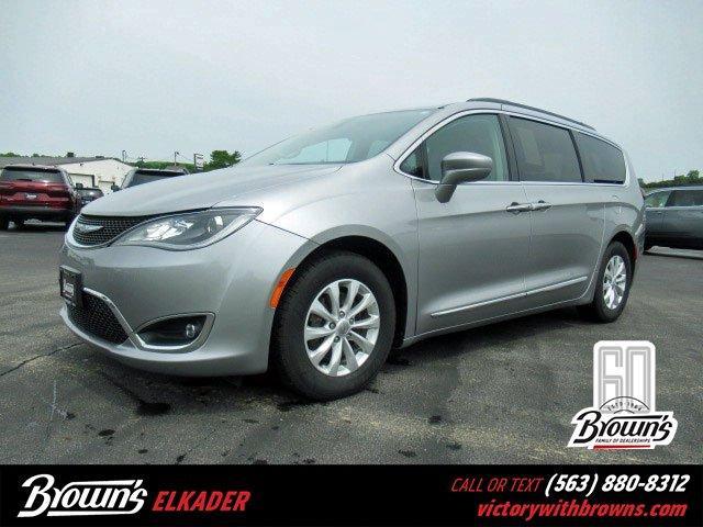 used 2017 Chrysler Pacifica car, priced at $14,000