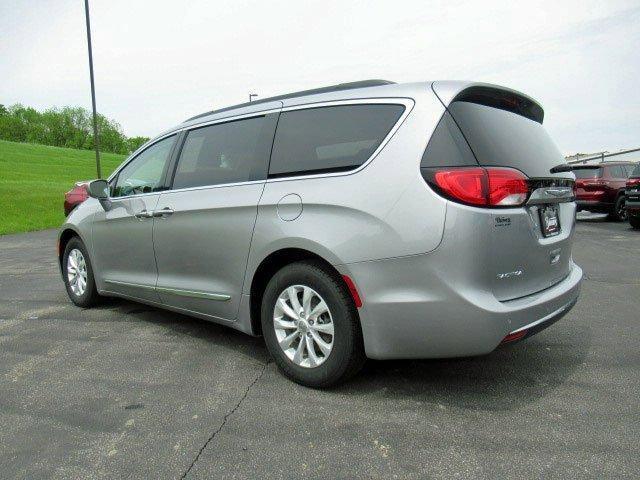 used 2017 Chrysler Pacifica car, priced at $14,000