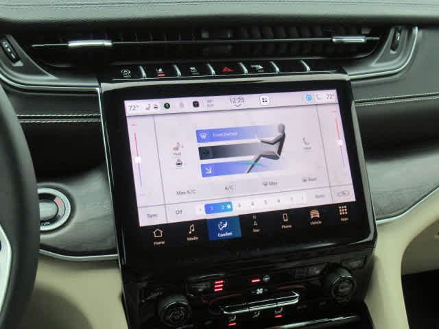 used 2024 Jeep Grand Cherokee car, priced at $40,900