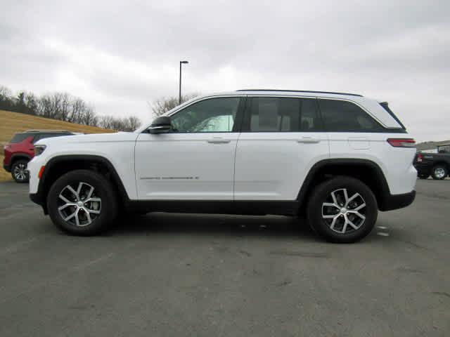 used 2024 Jeep Grand Cherokee car, priced at $40,900