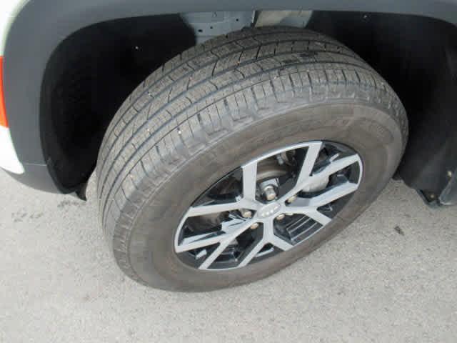 used 2024 Jeep Grand Cherokee car, priced at $40,900