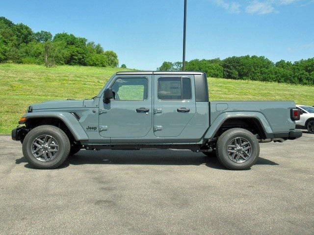 new 2025 Jeep Gladiator car, priced at $45,262
