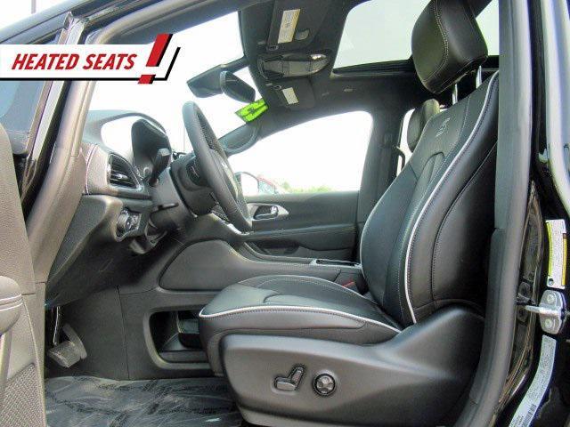 new 2025 Chrysler Pacifica car, priced at $52,249