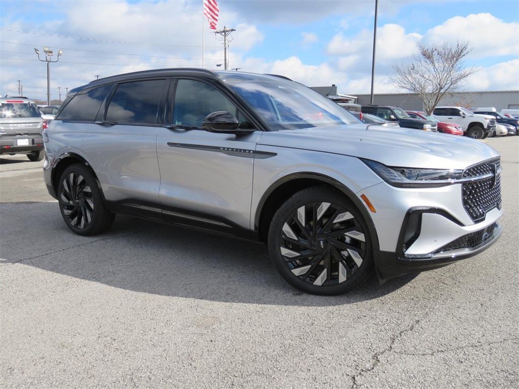 new 2025 Lincoln Nautilus car, priced at $65,000