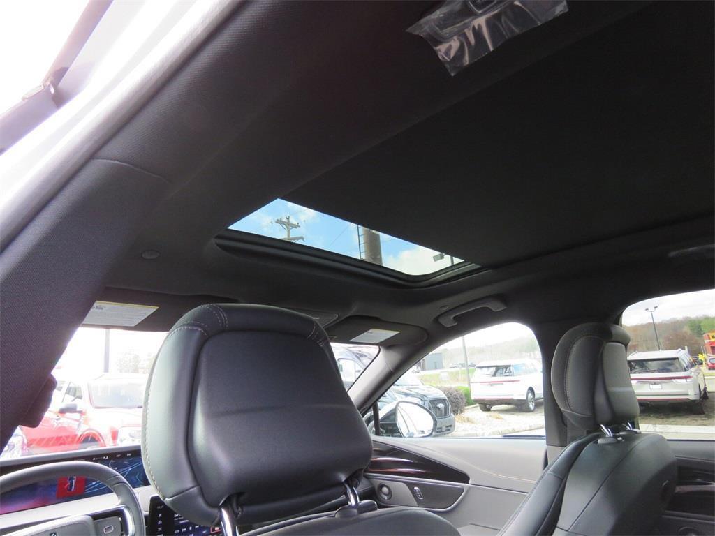 new 2025 Lincoln Nautilus car, priced at $65,000