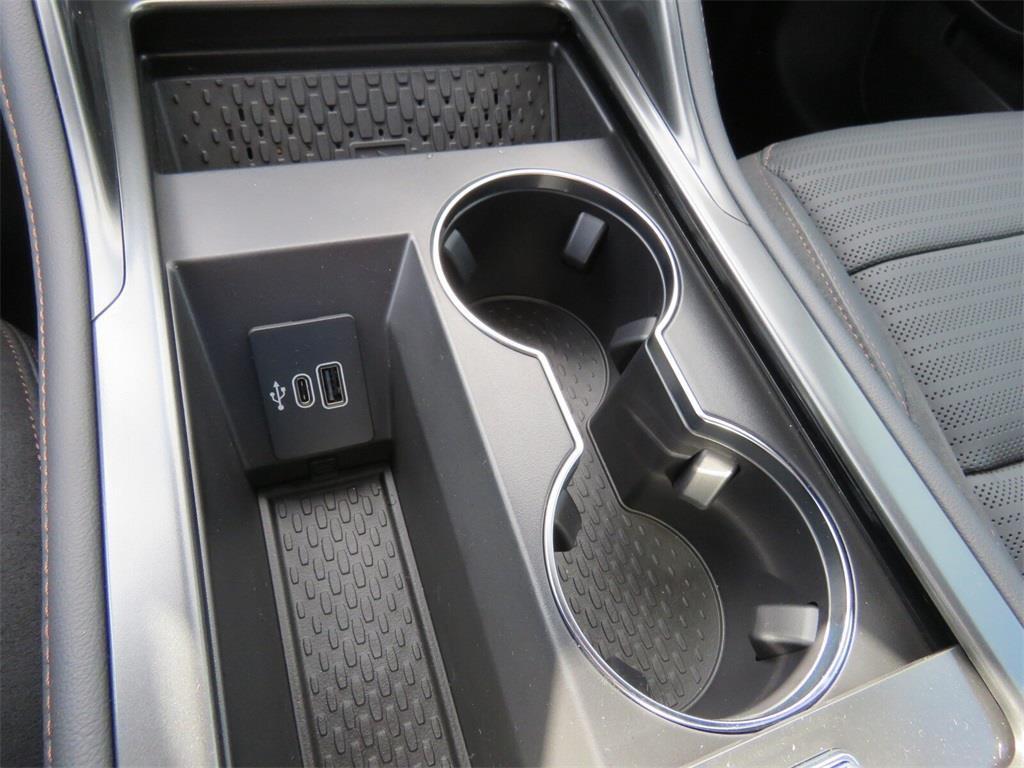 new 2025 Lincoln Nautilus car, priced at $65,000