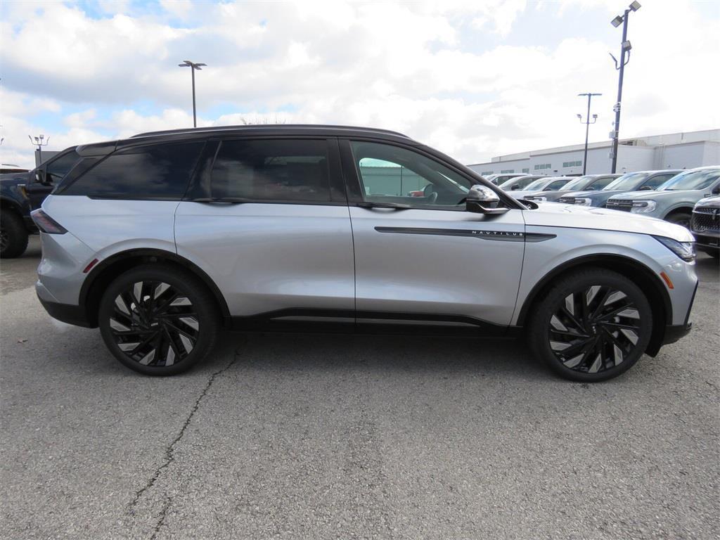 new 2025 Lincoln Nautilus car, priced at $65,000