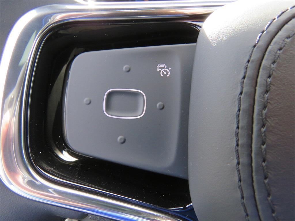 new 2025 Lincoln Nautilus car, priced at $65,000