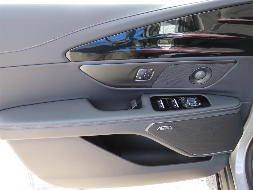 new 2025 Lincoln Nautilus car, priced at $65,000