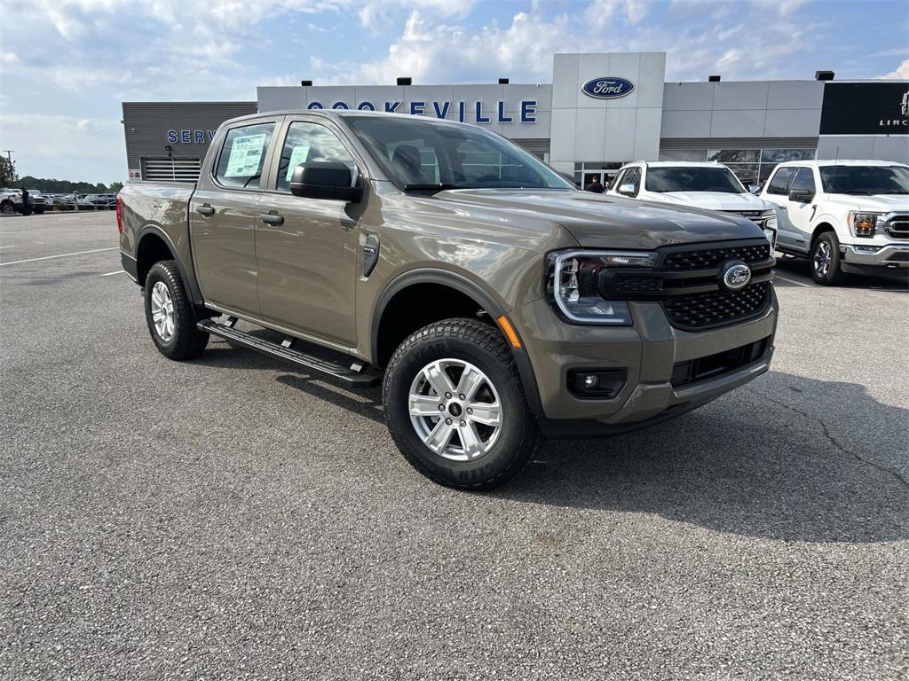 new 2025 Ford Ranger car, priced at $40,000