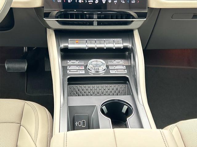 new 2025 Lincoln Nautilus car, priced at $53,713