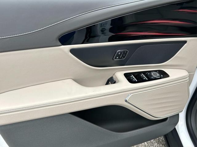 new 2025 Lincoln Nautilus car, priced at $53,713