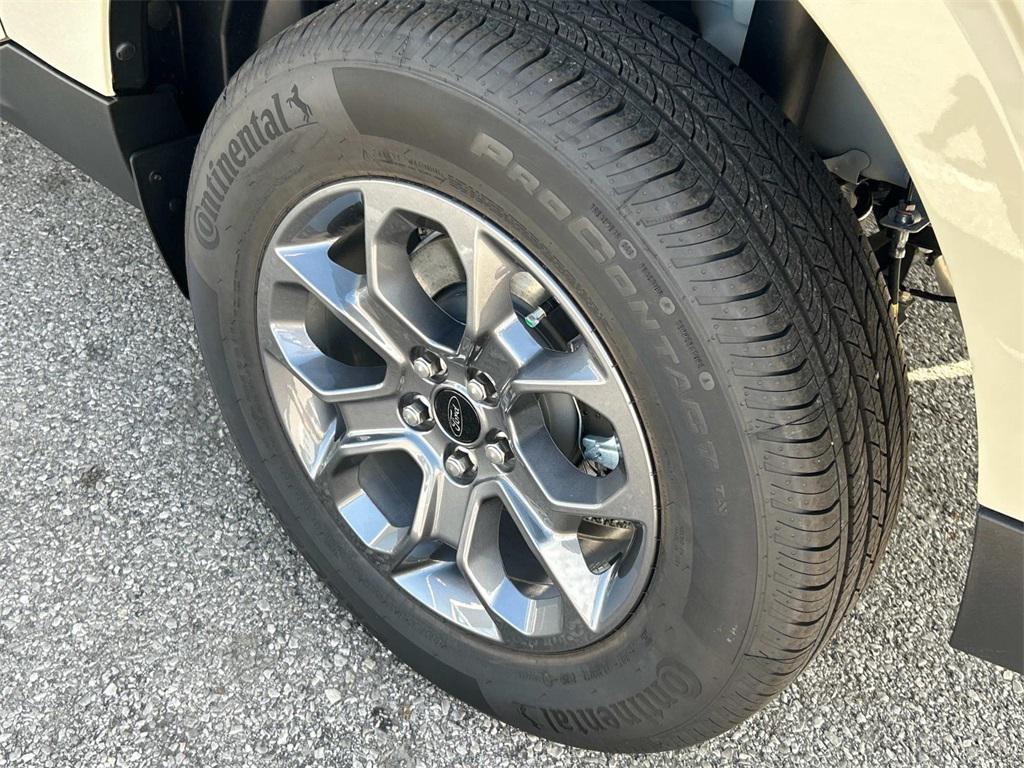new 2025 Ford Maverick car, priced at $32,600