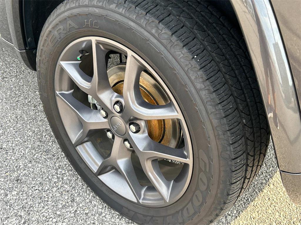 used 2021 Jeep Grand Cherokee car, priced at $27,493