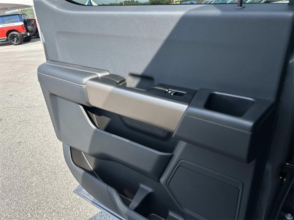 new 2025 Ford F-150 car, priced at $52,900