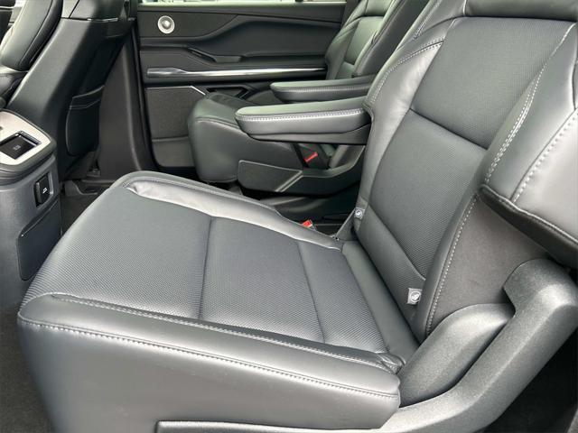 new 2025 Lincoln Navigator car, priced at $104,000