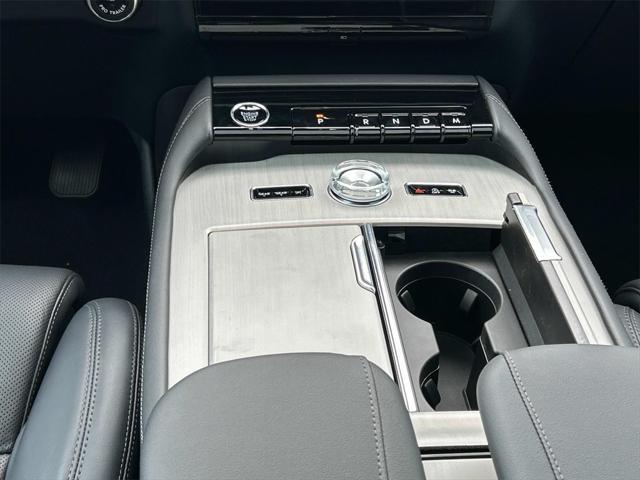 new 2025 Lincoln Navigator car, priced at $104,000