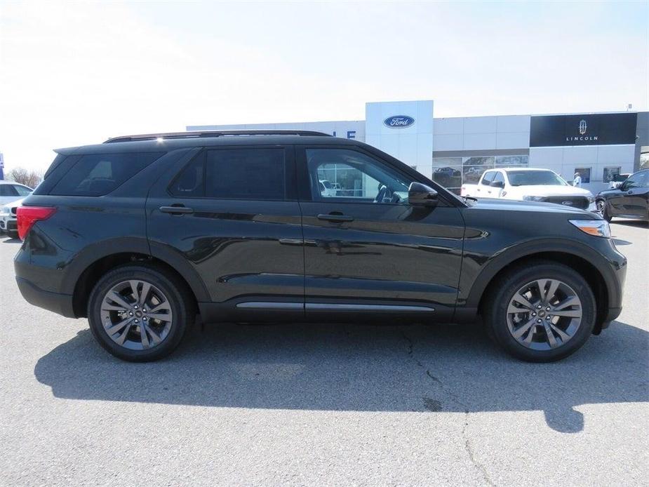 new 2024 Ford Explorer car, priced at $45,555