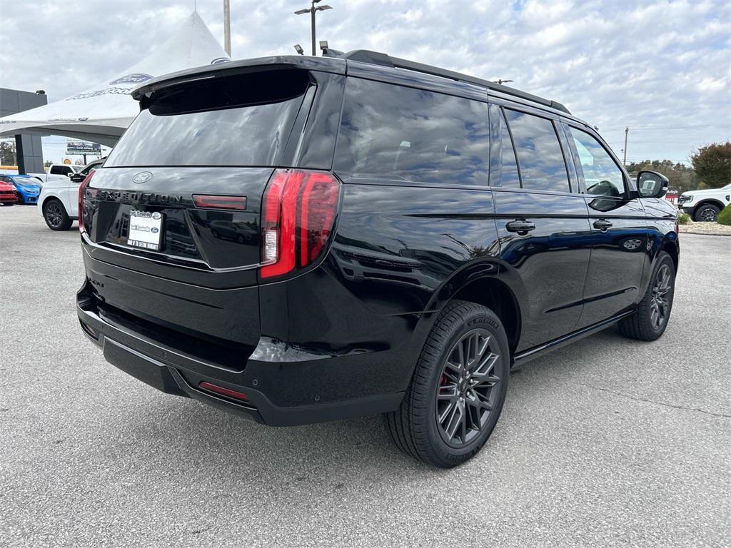 new 2025 Ford Expedition car, priced at $85,000