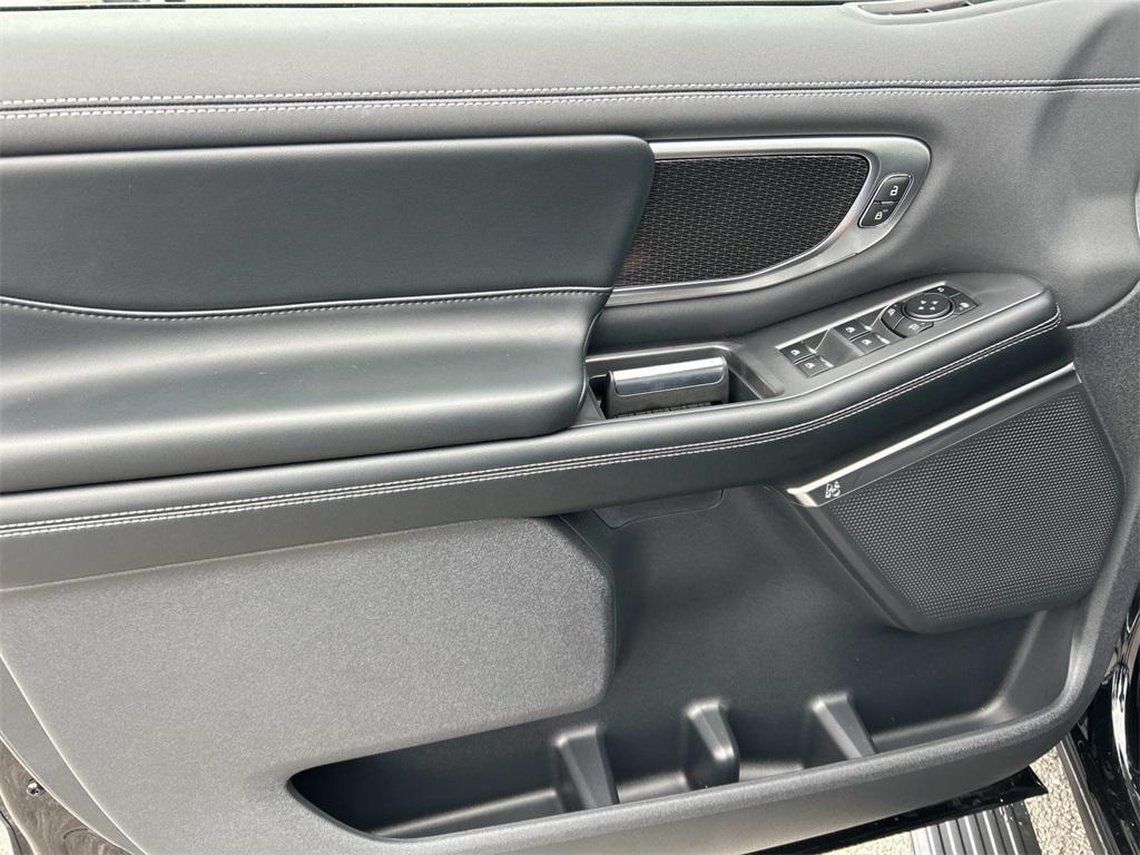 new 2025 Ford Expedition car, priced at $85,000