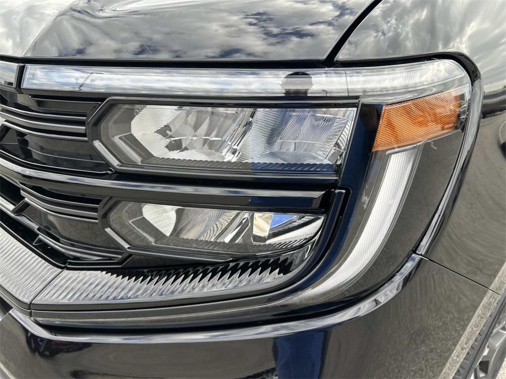 new 2025 Ford Expedition car, priced at $85,000