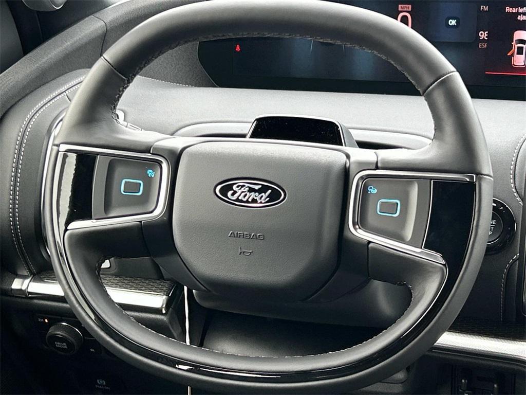 new 2025 Ford Expedition car, priced at $85,000