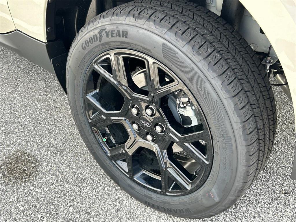 new 2025 Ford Maverick car, priced at $40,870