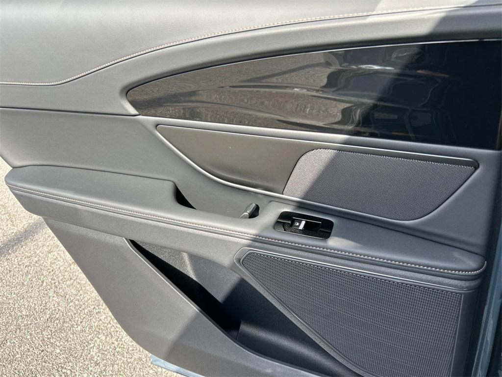 new 2025 Lincoln Nautilus car, priced at $59,285