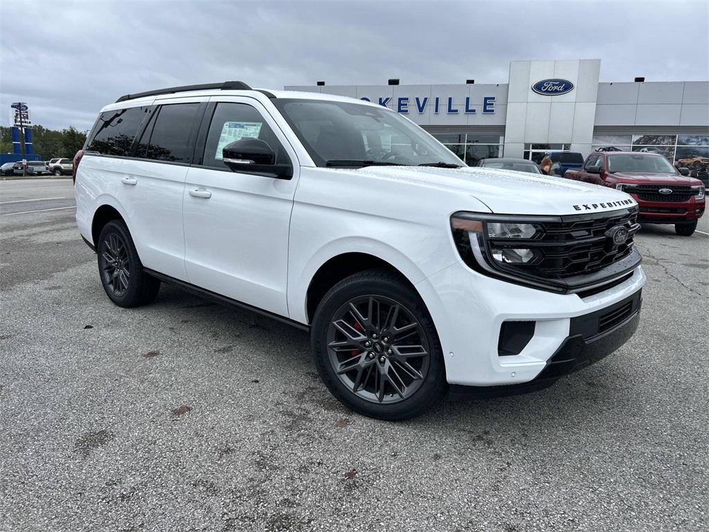 new 2025 Ford Expedition car, priced at $83,000