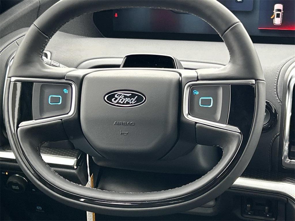 new 2025 Ford Expedition car, priced at $83,000