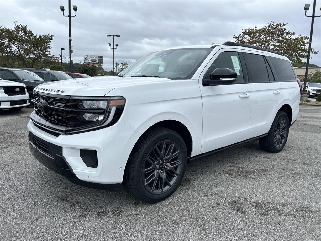 new 2025 Ford Expedition car, priced at $83,000