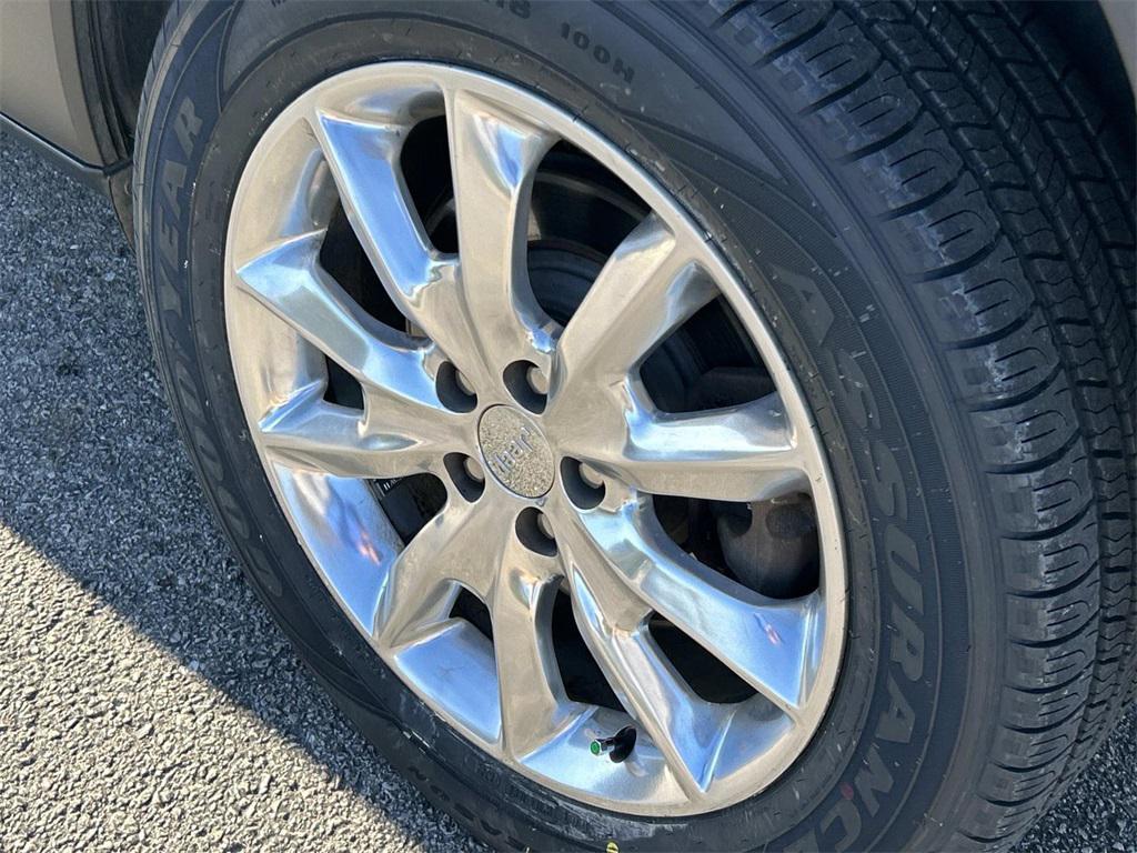 used 2017 Jeep Cherokee car, priced at $9,999