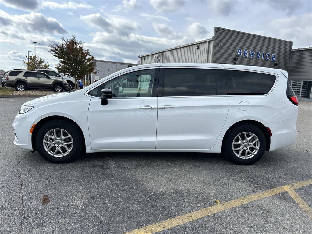used 2024 Chrysler Pacifica car, priced at $32,981