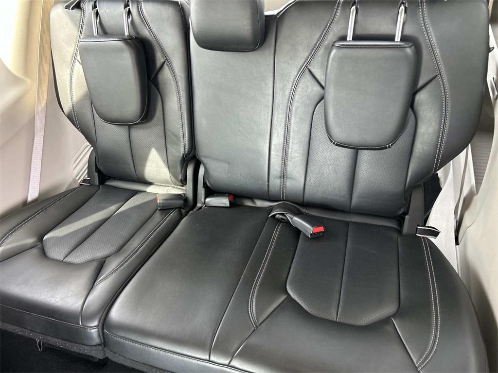 used 2024 Chrysler Pacifica car, priced at $32,981