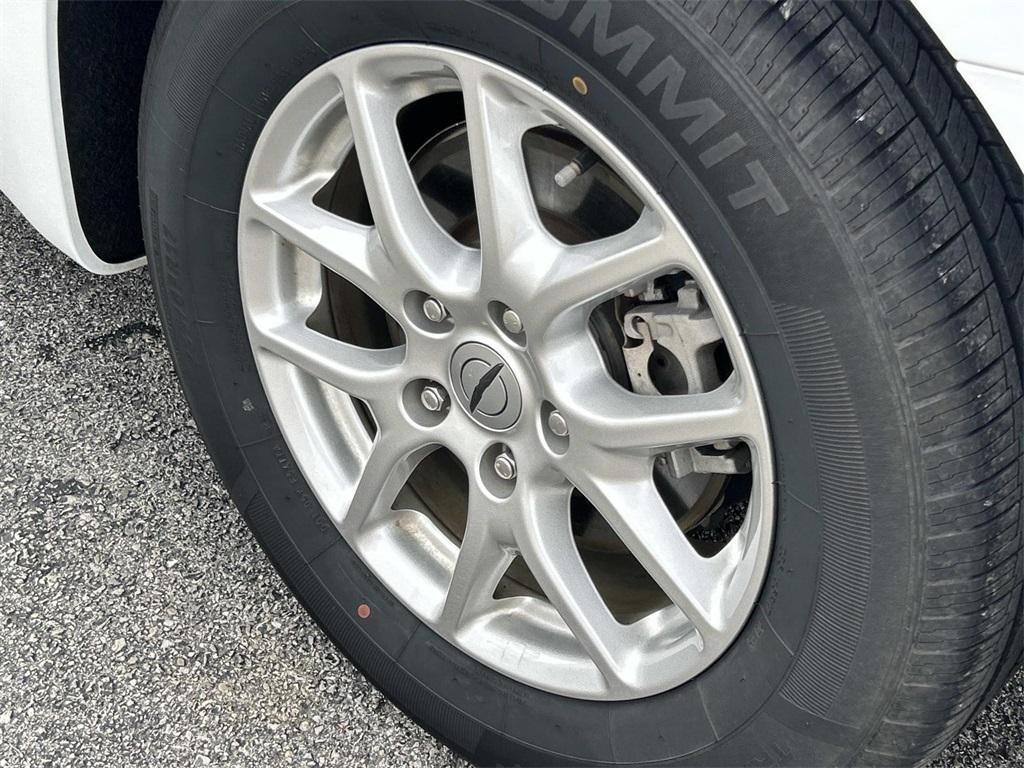 used 2024 Chrysler Pacifica car, priced at $32,981