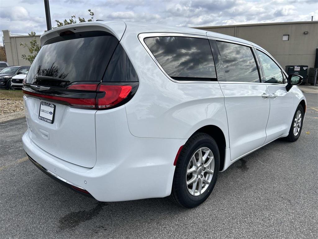 used 2024 Chrysler Pacifica car, priced at $32,981