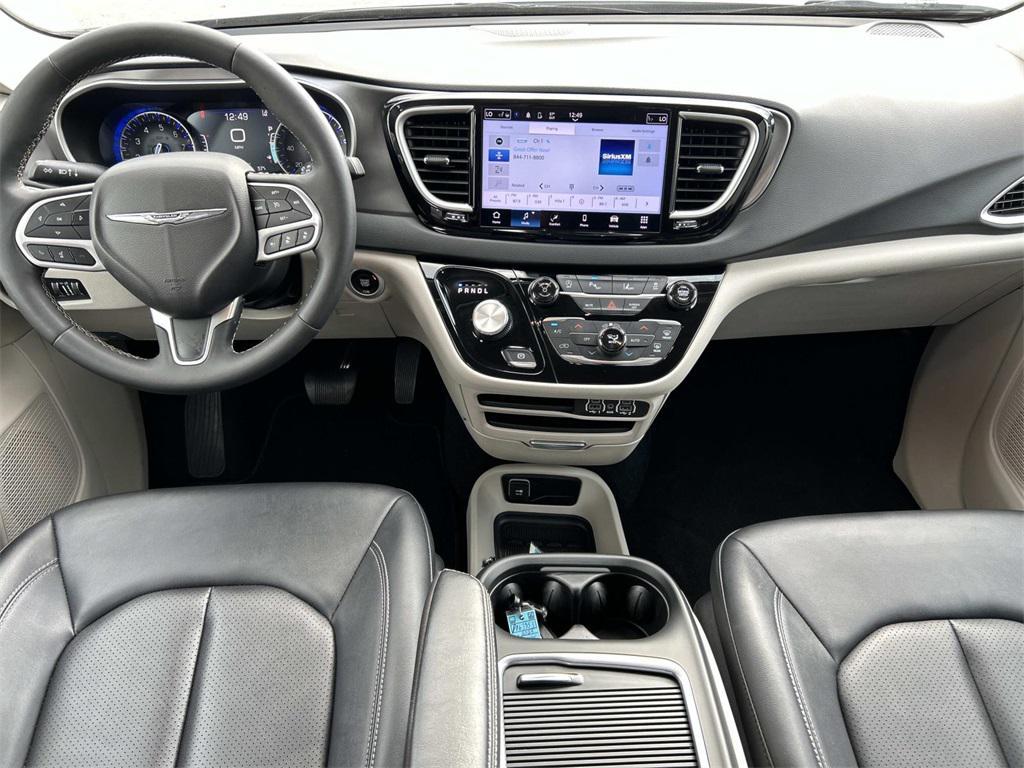 used 2024 Chrysler Pacifica car, priced at $32,981