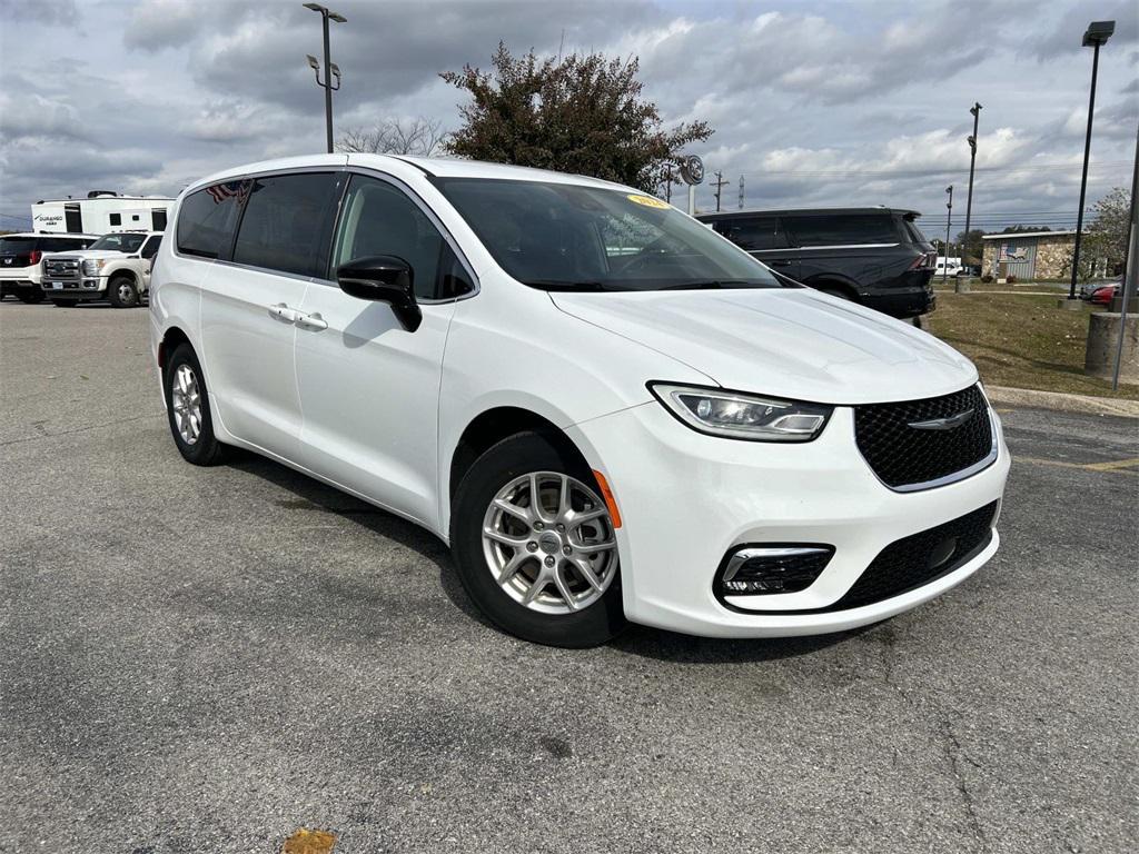 used 2024 Chrysler Pacifica car, priced at $32,981