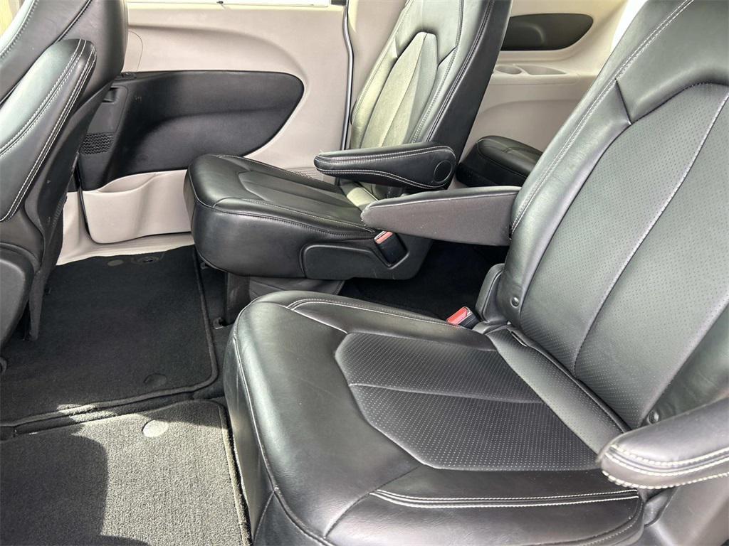 used 2024 Chrysler Pacifica car, priced at $32,981