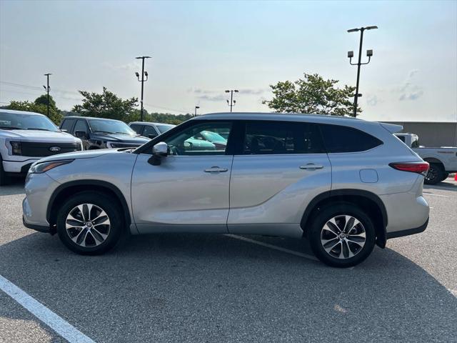 used 2022 Toyota Highlander car, priced at $43,990