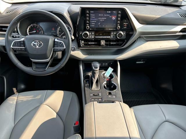 used 2022 Toyota Highlander car, priced at $43,990
